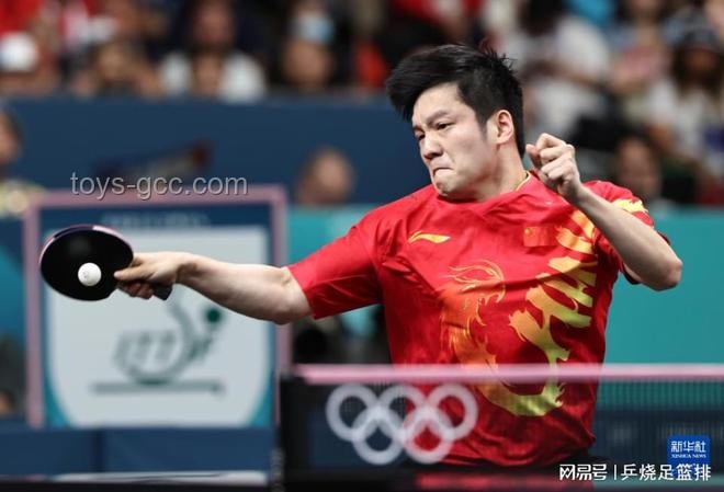 **奥运乒乓球决赛服装对比：莫雷加德干爽VS樊振东大汗满身探析**